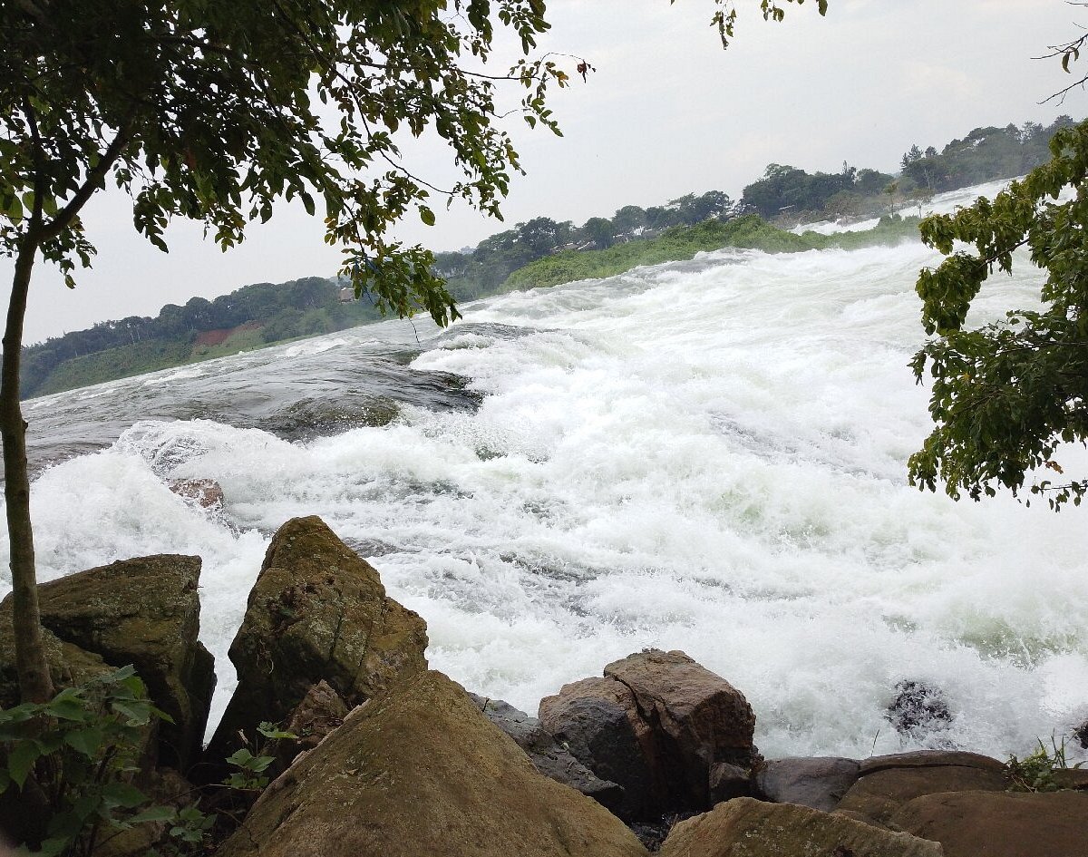 Itanda Falls Safaris & Tours offer thrilling white-water rafting, kayaking and scenic adventures along the River Nile near Jinja, Uganda.