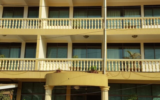 Oxford Royal Hotel
